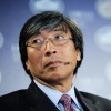 2012 年,《洛杉矶时报》老板 Patrick Soon-Shiong 本月阻止了该报对副总统卡马拉·哈里斯的支持。他的意见编辑辞职了,称该决定