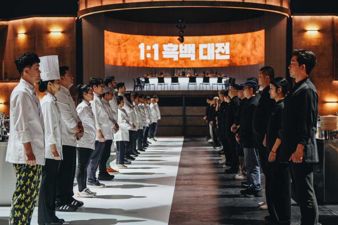 在烹饪阶级大战中,100位来自各行各业的天才厨师展开激烈对决。