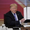 时任总统唐纳德·特朗普于 2020 年 6 月 26 日签署了一项与改革联邦职位招聘流程相关的行政命令。